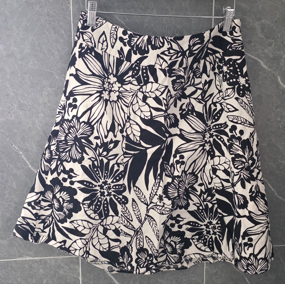 GAP Monochrome Floral Skirt